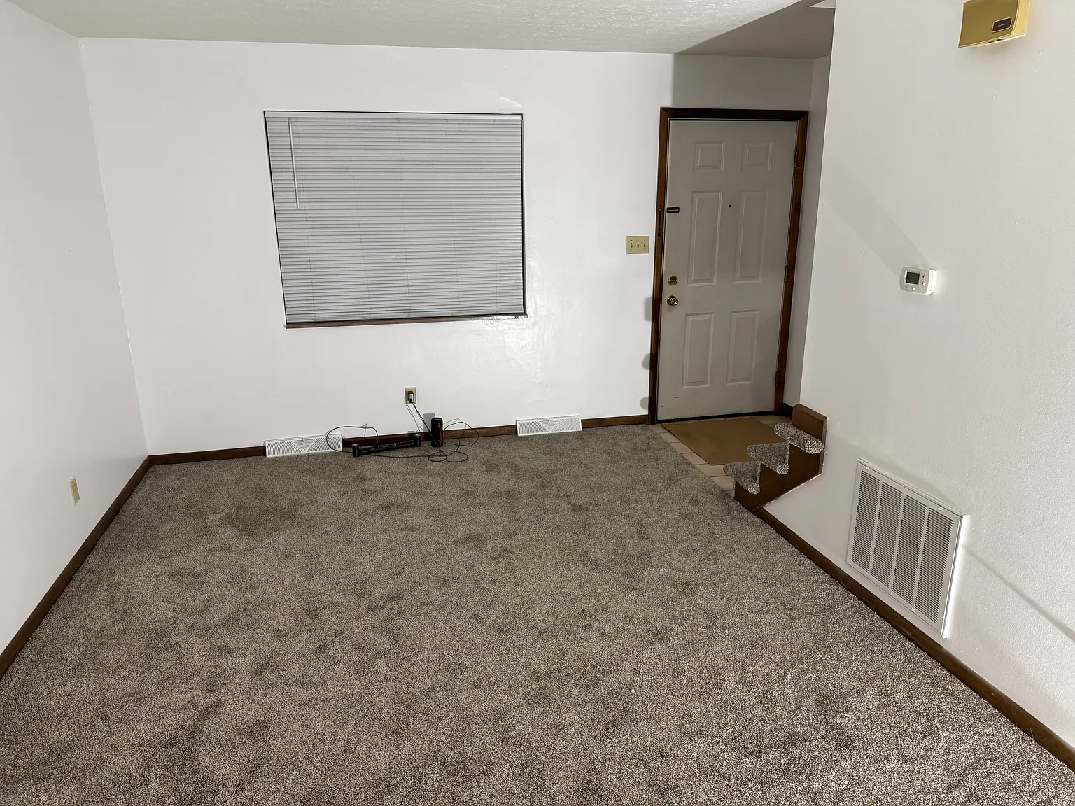 2 bed, $800 — Photo 2