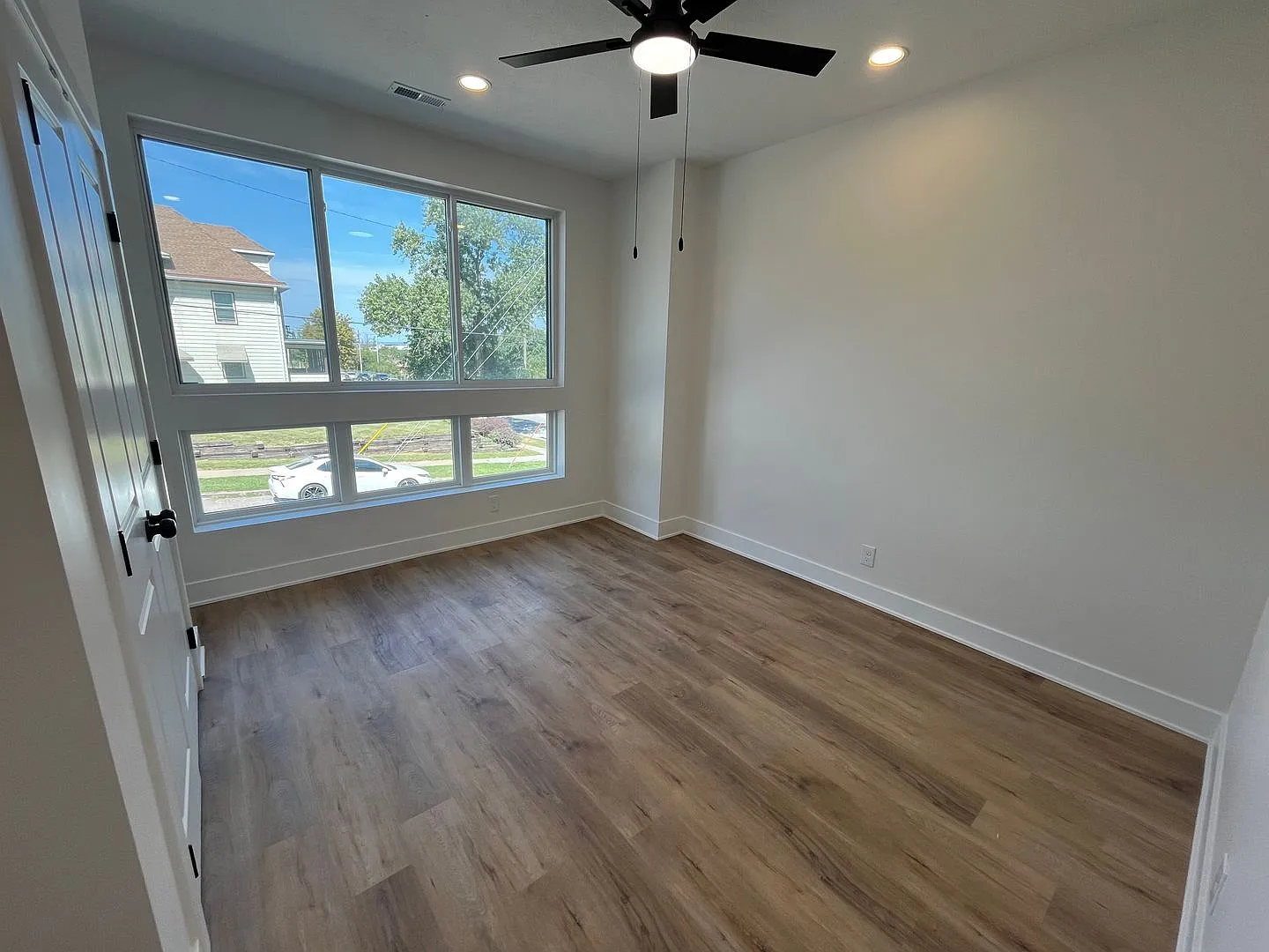 4br 3bath Townhome New Construction Midtown — Photo 3