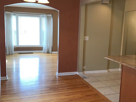 4th image of 5141 N Natoma Ave