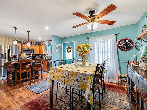 4th image of 808 NW Oxford Dr