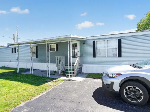 4 1st Ave, Cheshire, MA 01225