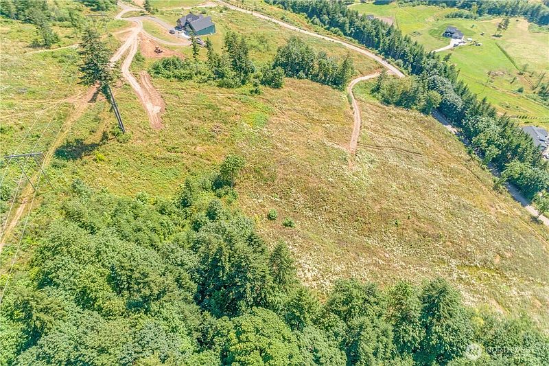 4th image of 393 Hansen EXT Road