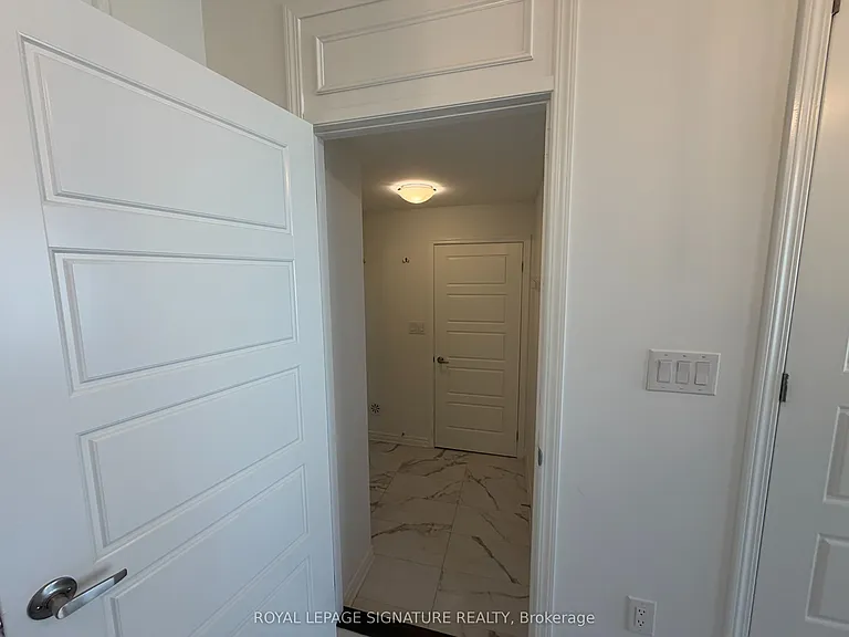 1392 William Halton Pkwy W — Photo 9