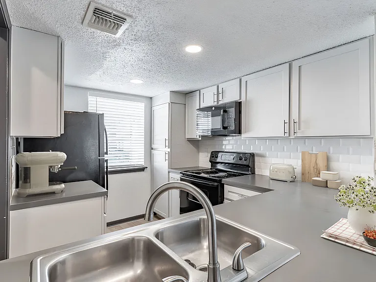 Tradewinds Apartment Homes — Photo 35