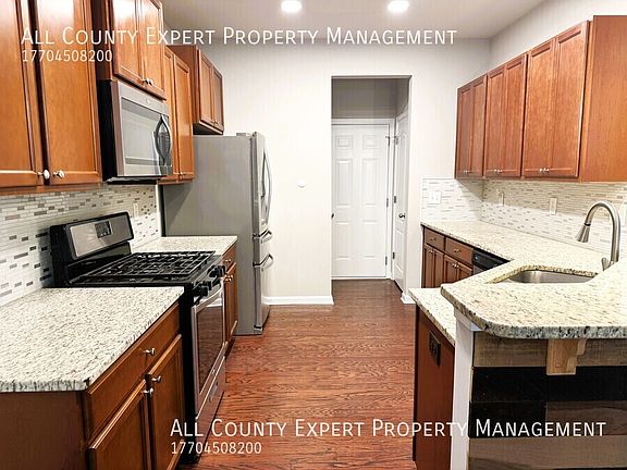 5th image of 157 Townview Dr