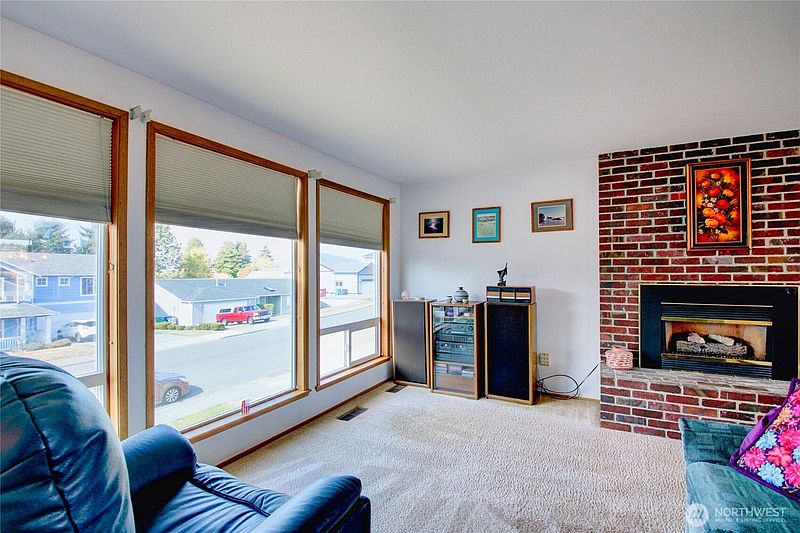 3rd image of 4417 Glasgow Way