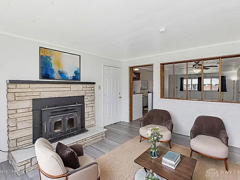 2090 Mattis Dr — Photo 16