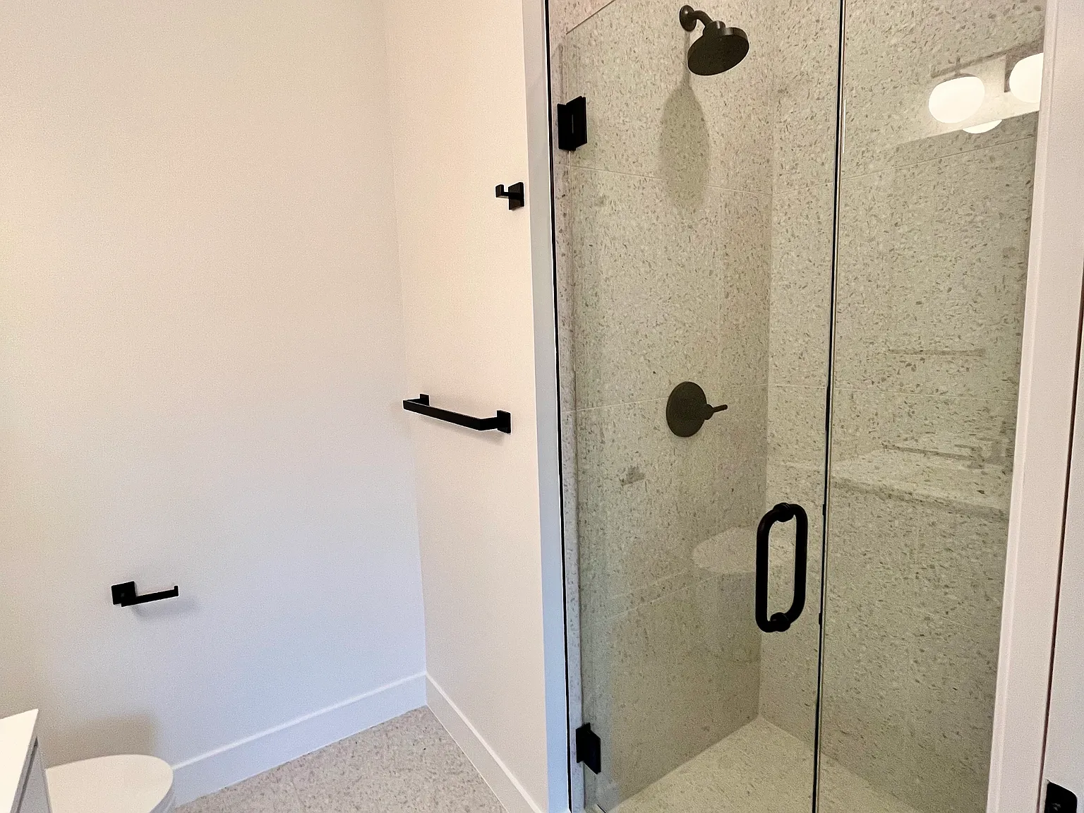 3 bed, 3.5 bath, 1815 sqft, $3,650 — Photo 4