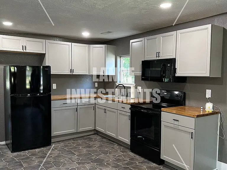 813 S McKinley Ave — Photo 3
