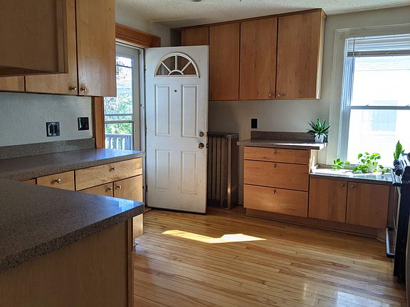 4th image of 2509 Pleasant Ave #2