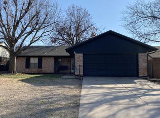 304 Linda Ln, Yukon, OK 73099