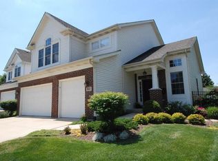 860 Princeton Ct, Elmhurst, IL 60126