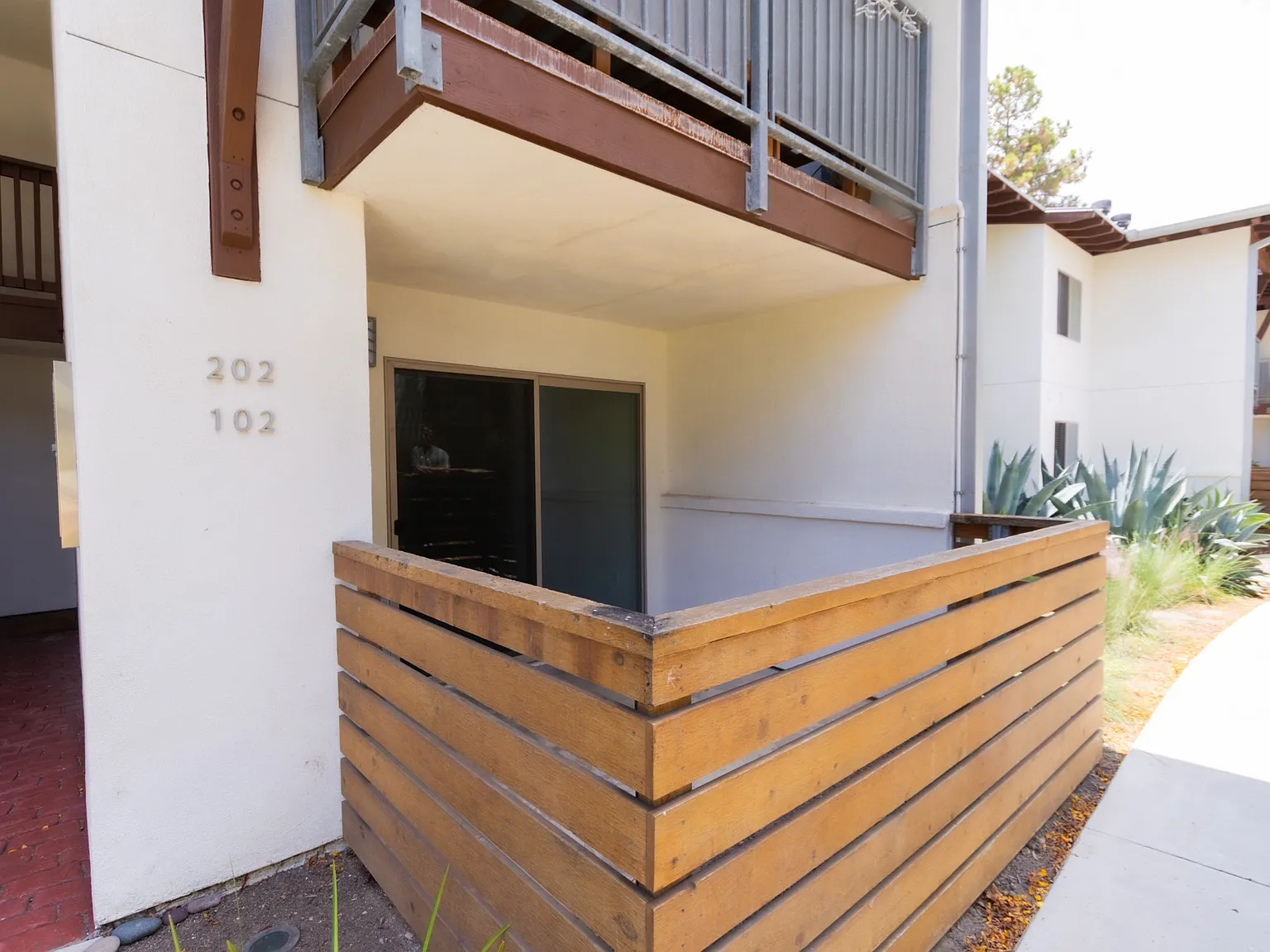 1780 S El Camino Real S — Photo 3