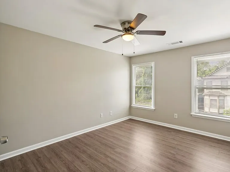 739 Prince Pl NW — Photo 25