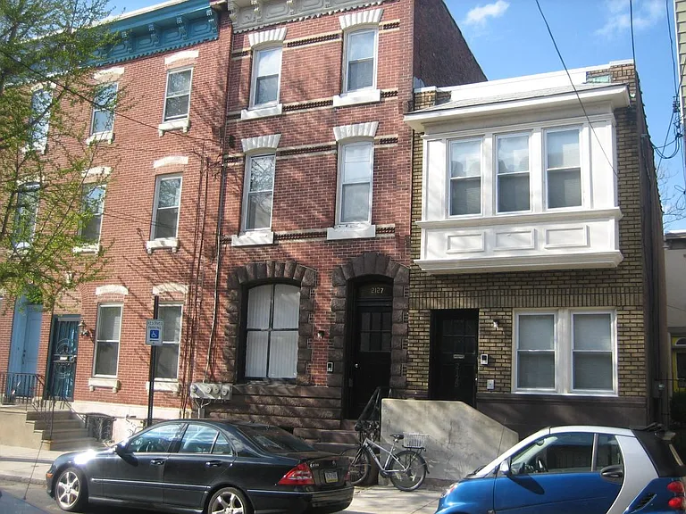 2127 Fitzwater St #3 — Photo 3