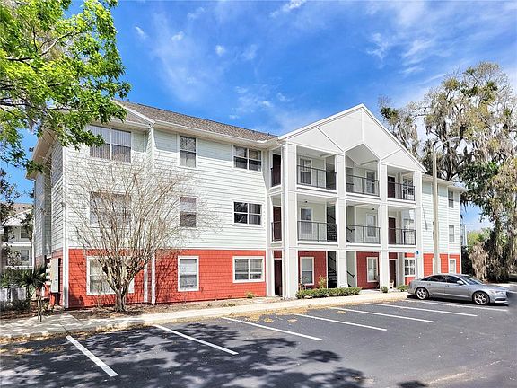 2nd image of 2360 SW Archer Rd APT 505