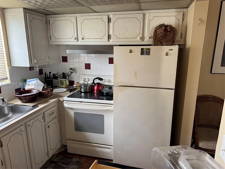 391 Windsor N #Q-0 — Photo 1