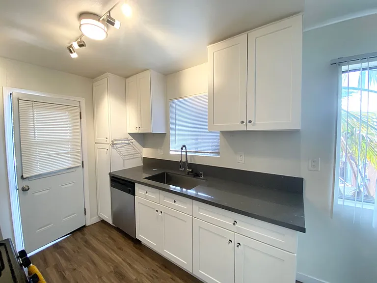 13825 Vanowen St #12 — Photo 11