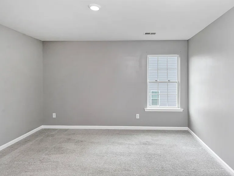 414 Tulip Way — Photo 40