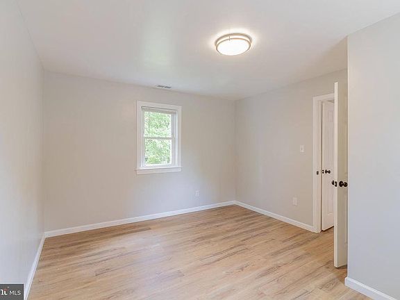 4th image of 1816 Maple Ln
