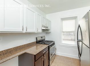 3051 W Argyle St APT 3, Chicago, IL 60625