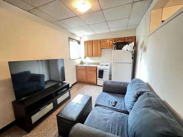 753 S 9th St APT 2, Philadelphia, PA 19147