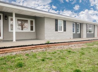 9795 Greenbrier Rd SE, Elizabeth, IN 47117