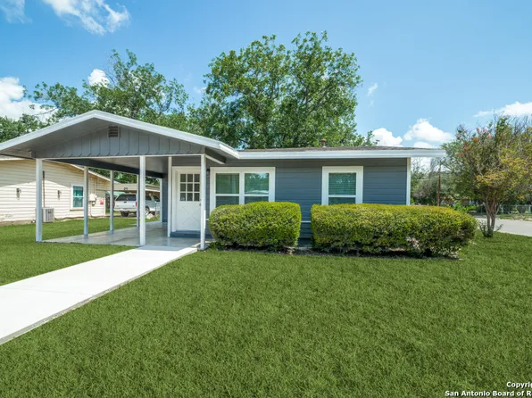 1402 26TH ST, Hondo, TX 78861
