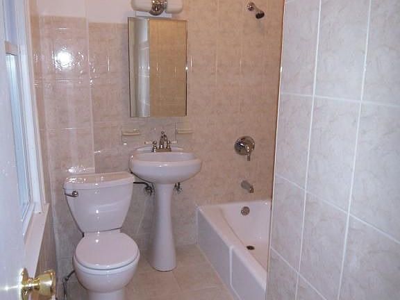 2nd Flr Bath