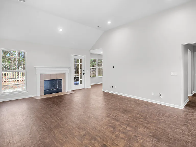 132 Pampas Dr — Photo 33