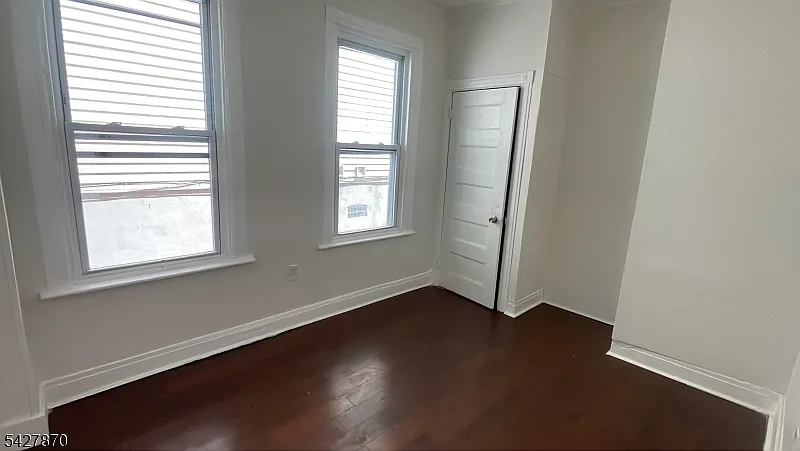 3 bed, 1.0 bath, $2,200 — Photo 4