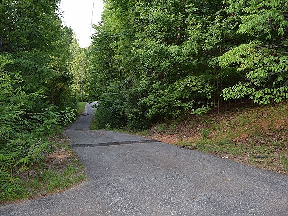2nd image of 3952 Mountainside School Rd