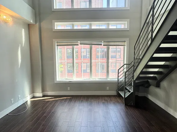 326 Bond Street image 1 of 16