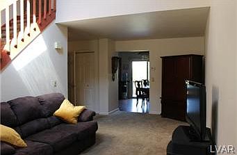 4th image of 2765 Victoria Ln