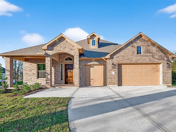 2nd image of 350 Lakeland Cir