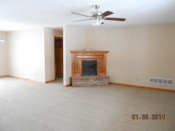 2nd image of 1414 Hanna Ln