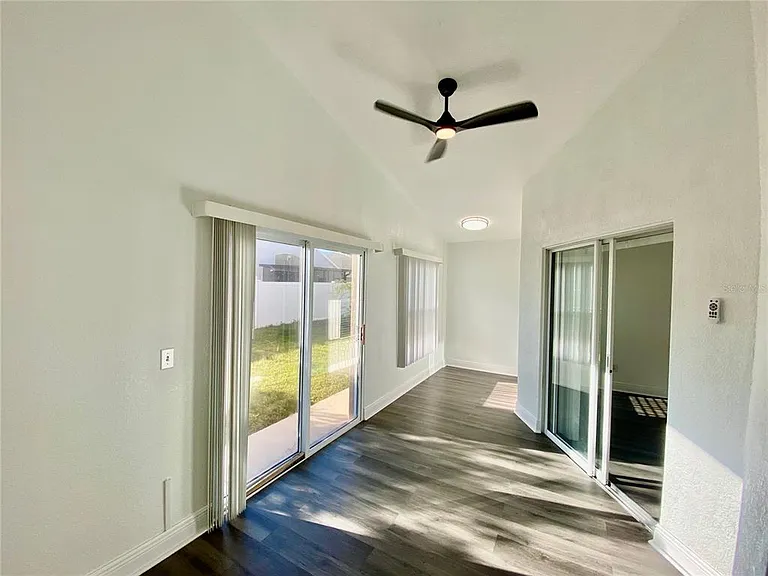 10264 Oak Crest Rd — Photo 12