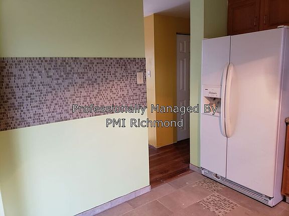 2nd image of 4921 Daffodil Cir