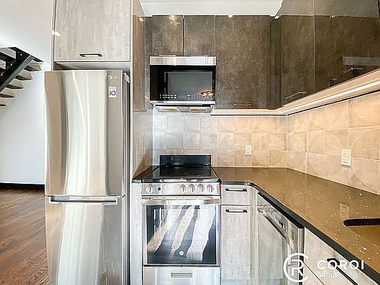 3rd image of 338 Irving Ave #4B