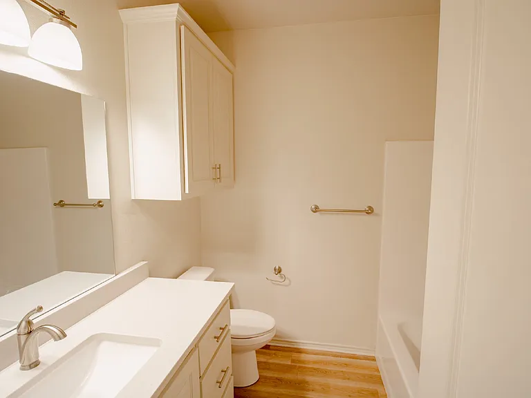 11909 Evanston Ave — Photo 7