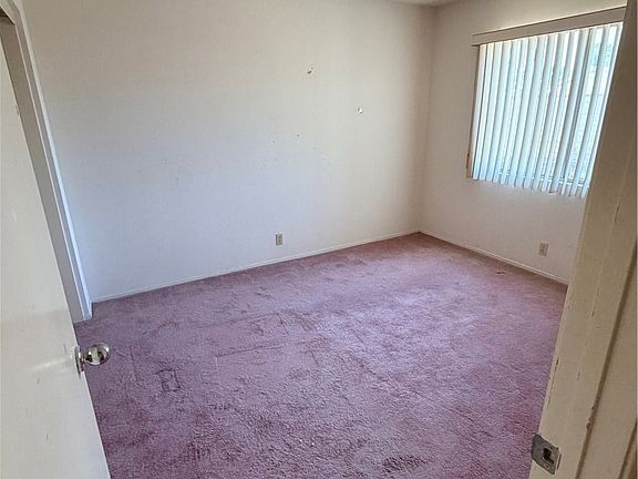 5th image of 110 Sandpoint Ln