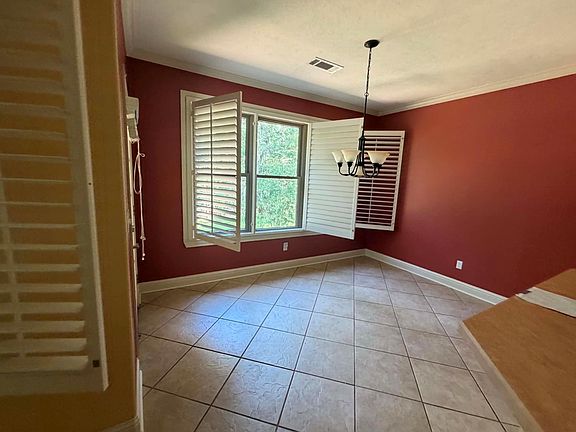4th image of 265 Fox Ln
