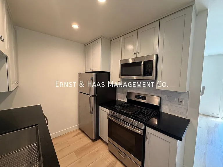 1545 Obispo Ave #1 — Photo 7