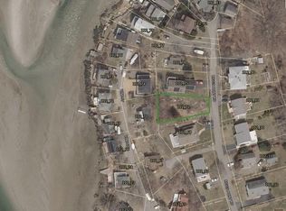 8 Riggs Point Rd, Gloucester, MA 01930