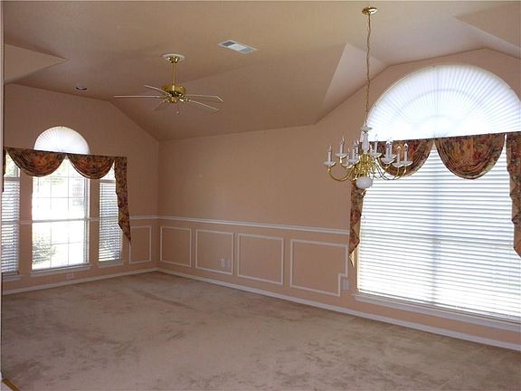 3rd image of 2728 Crystal Glenn Cir