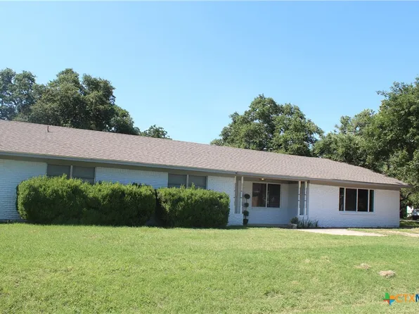 203 E Curry St, Florence, TX 76527