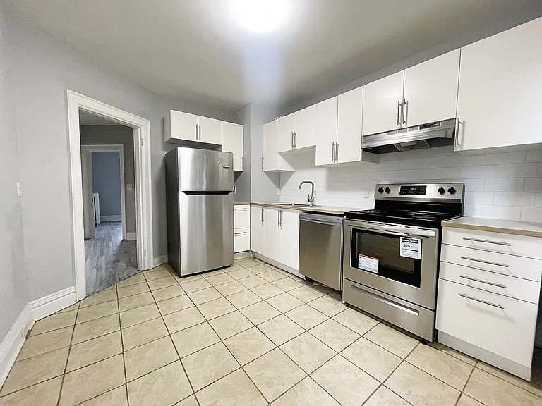 7 Rutherford Ave #2 — Photo 20