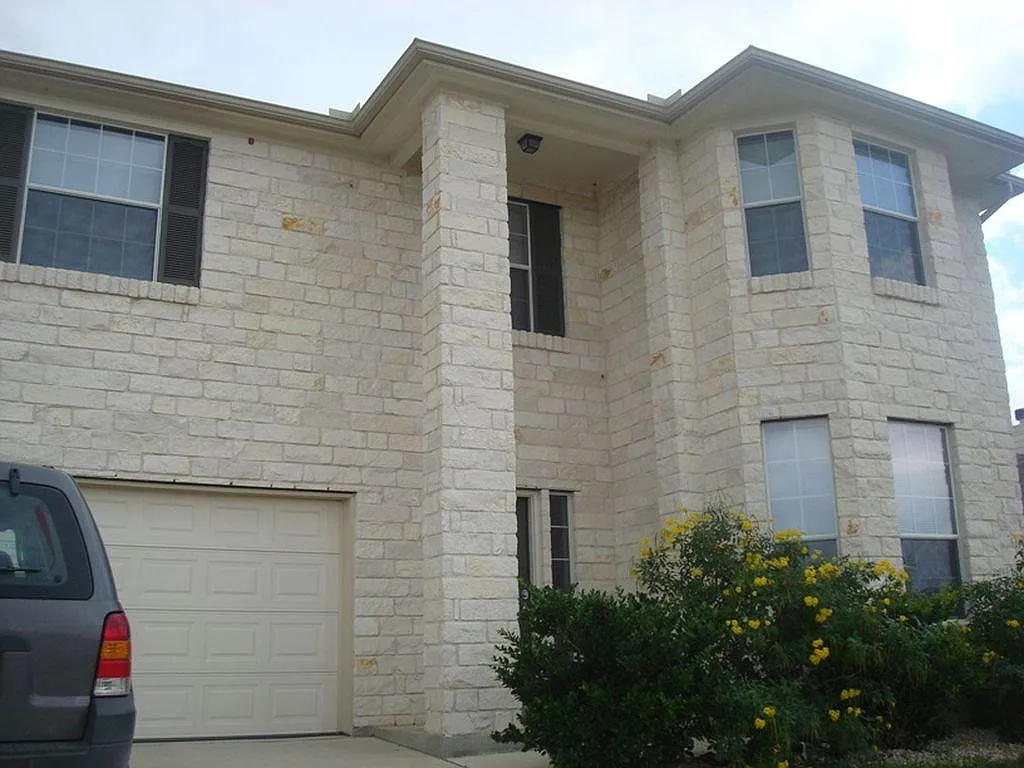 1443 Amberwood Loop — Photo 2