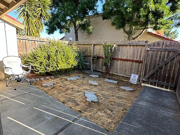 3rd image of 43 Avram Avenue