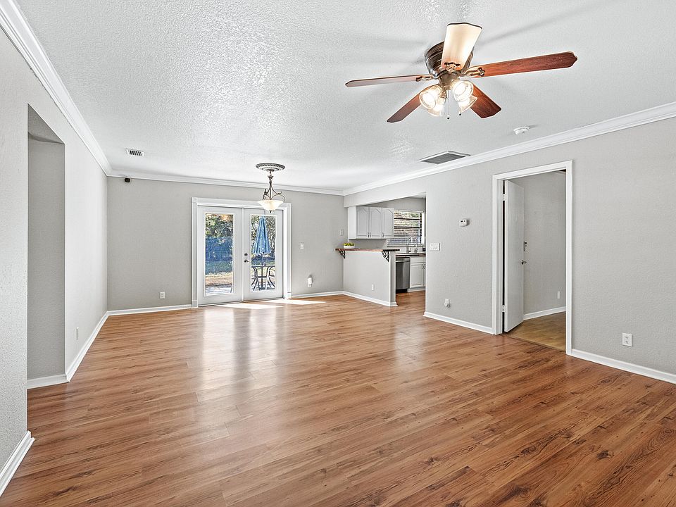 1st image of 15400 N 76th Road N